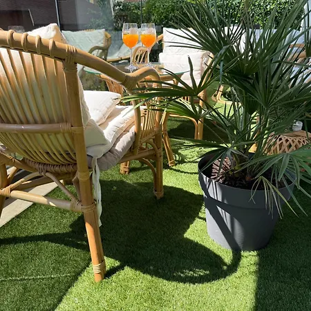 Business Park Premium, 2b Lux Flat, Free Garage 아파트 소피아