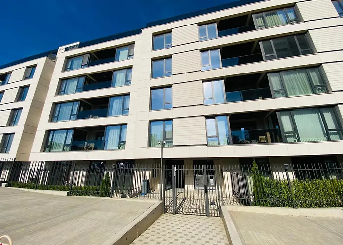 Apartment Business Park Premium, 2b Lux Flat, Free Garage *